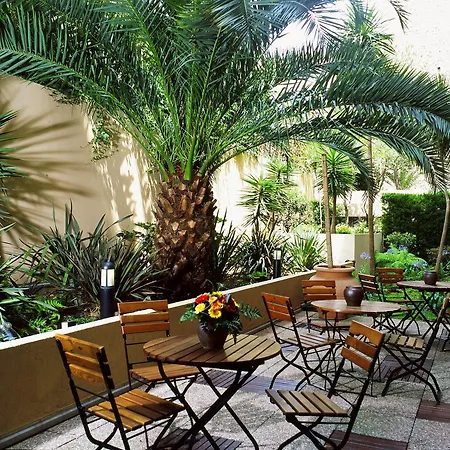 Residhome Promenade Aparthotel Nice