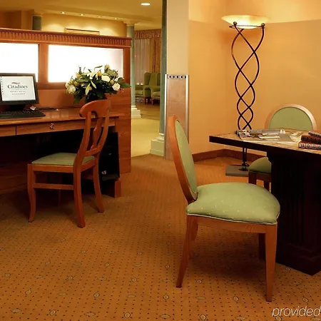 Residhome Promenade Aparthotel 3*